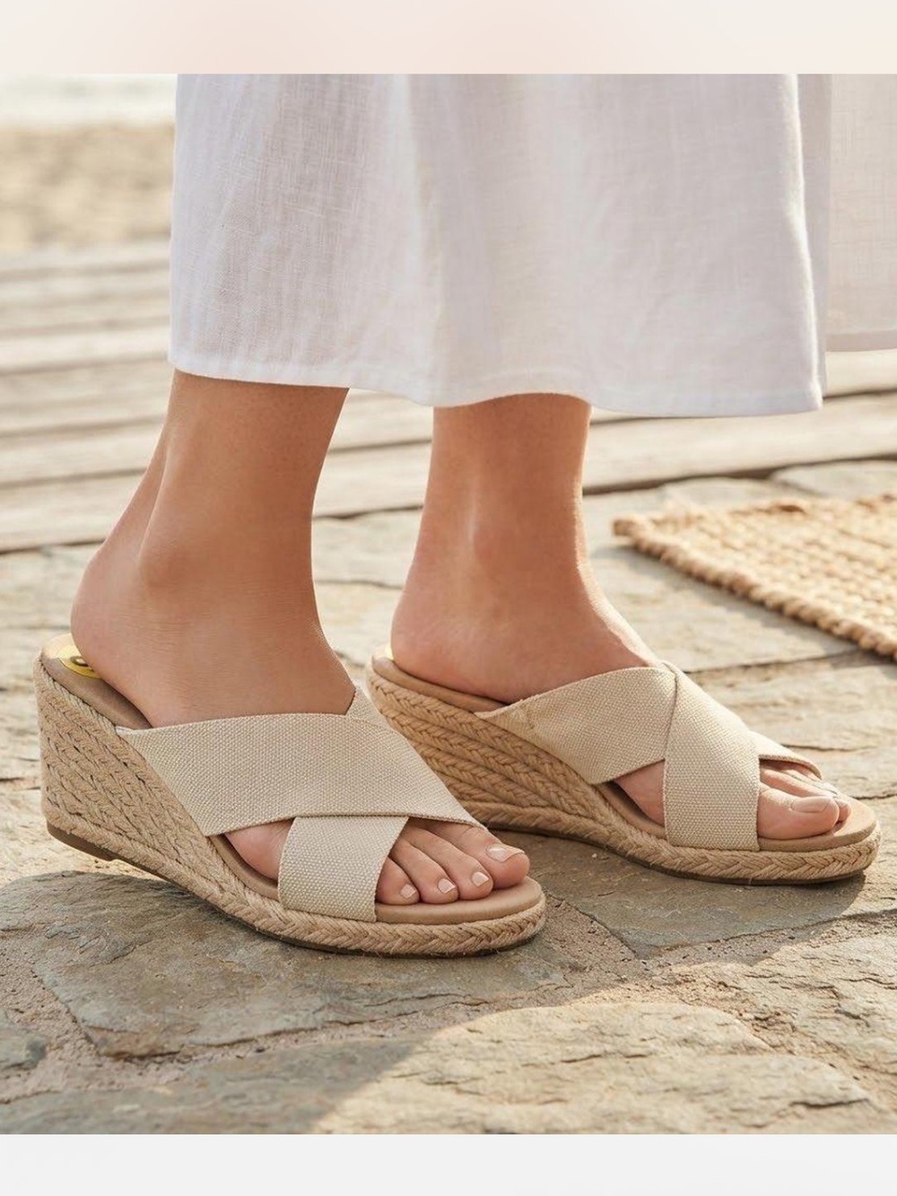 Tommy Bahama “Suzette” Beige Cross-Band Espadrille Wedge Slide size 9M